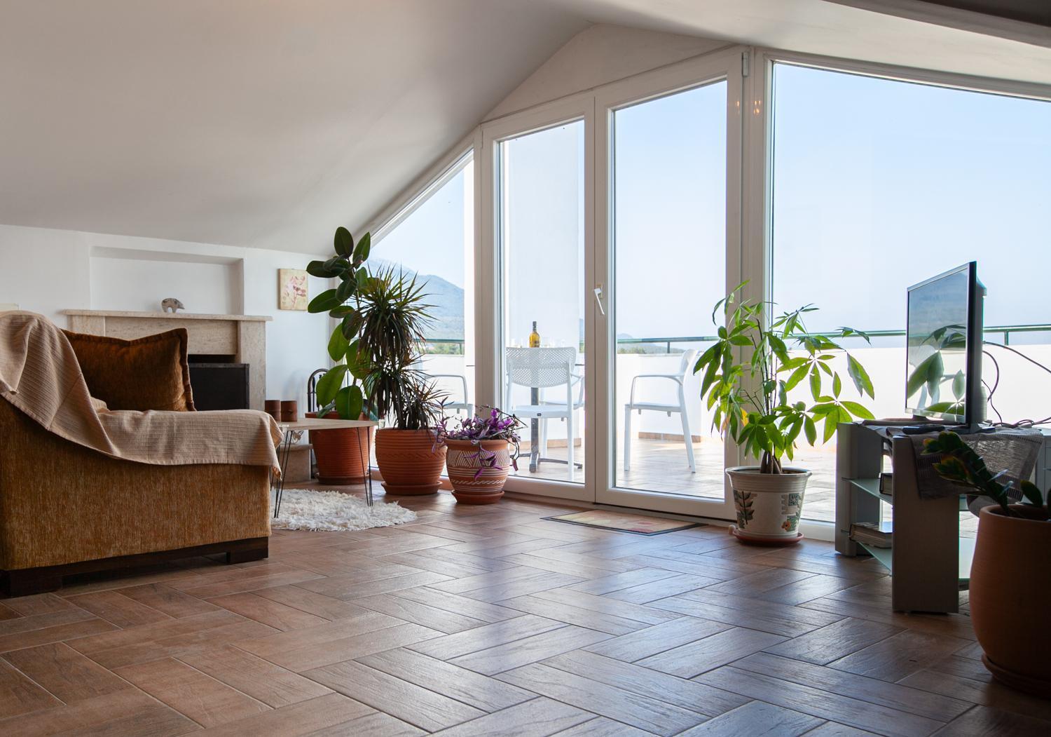 Rodon Apartment With Great View, Sauna And Jacuzzi リトコロン エクステリア 写真